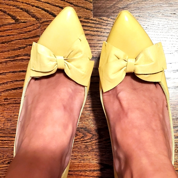 Bottega Shoes Bottega Yellow Bow Pumps Size 39 Us 85 Euc Poshmark